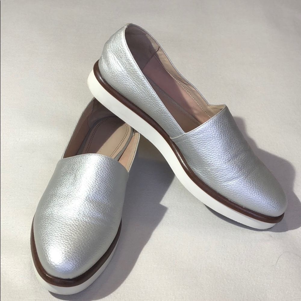 CHARLES & KEITH Metallic espadilles